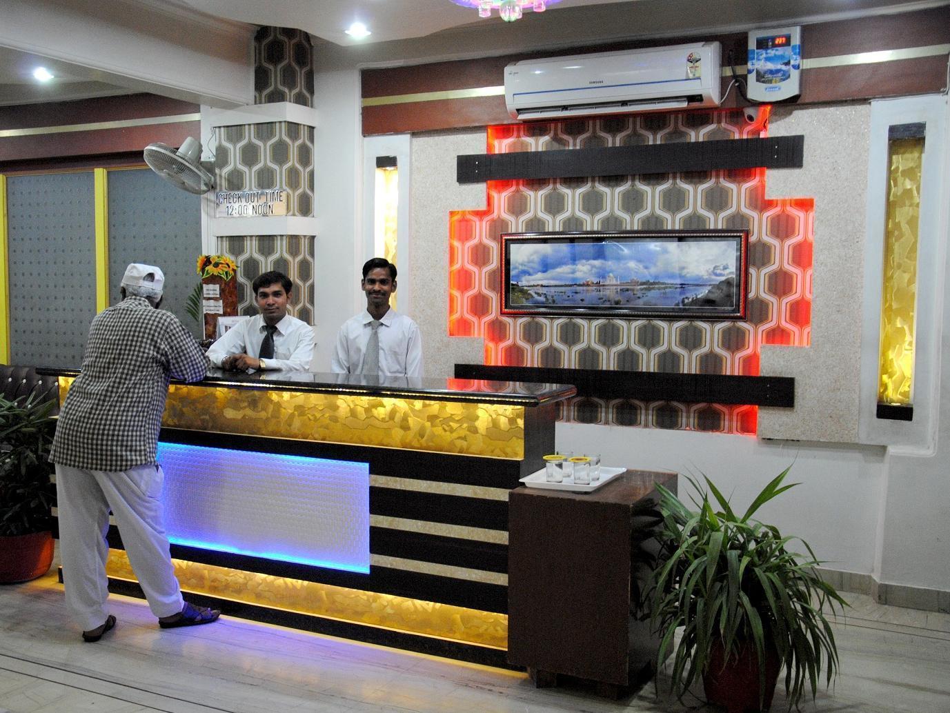 Fabexpress Alpine Hotel Agra  Exterior foto