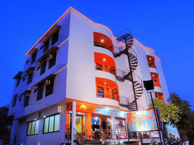 Fabexpress Alpine Hotel Agra  Exterior foto